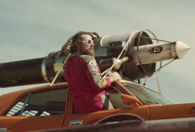 dans-ta-pub-publicité-assurance-badass-humour