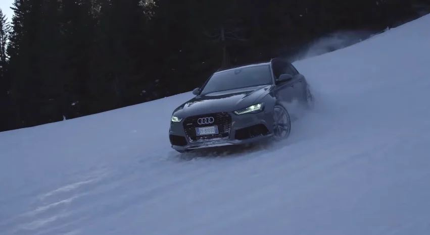 dans-ta-pub-audi-italy-ski-snow-quattro-2