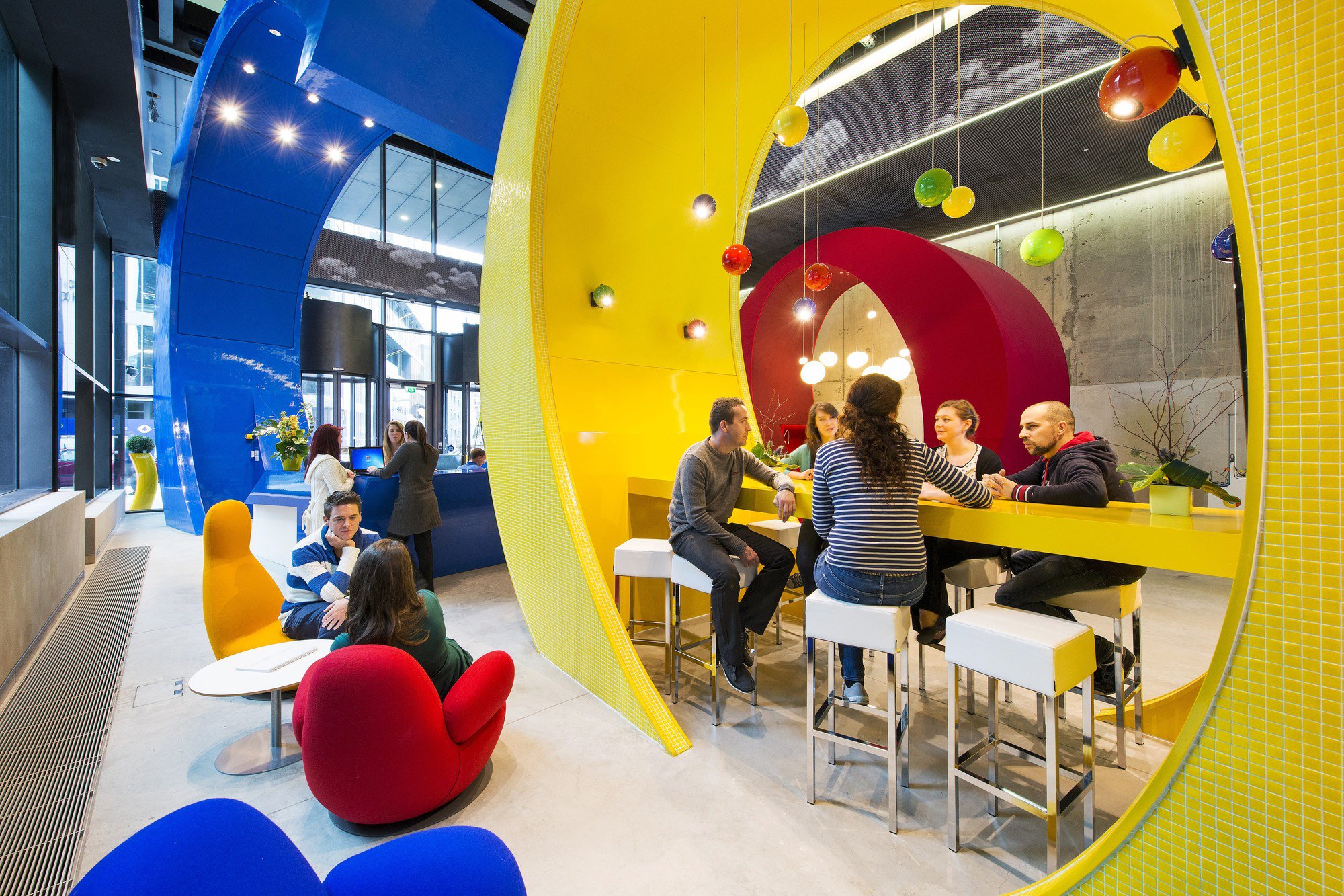 dans-ta-pub-marketing-des-couleurs-google-office-locaux-2