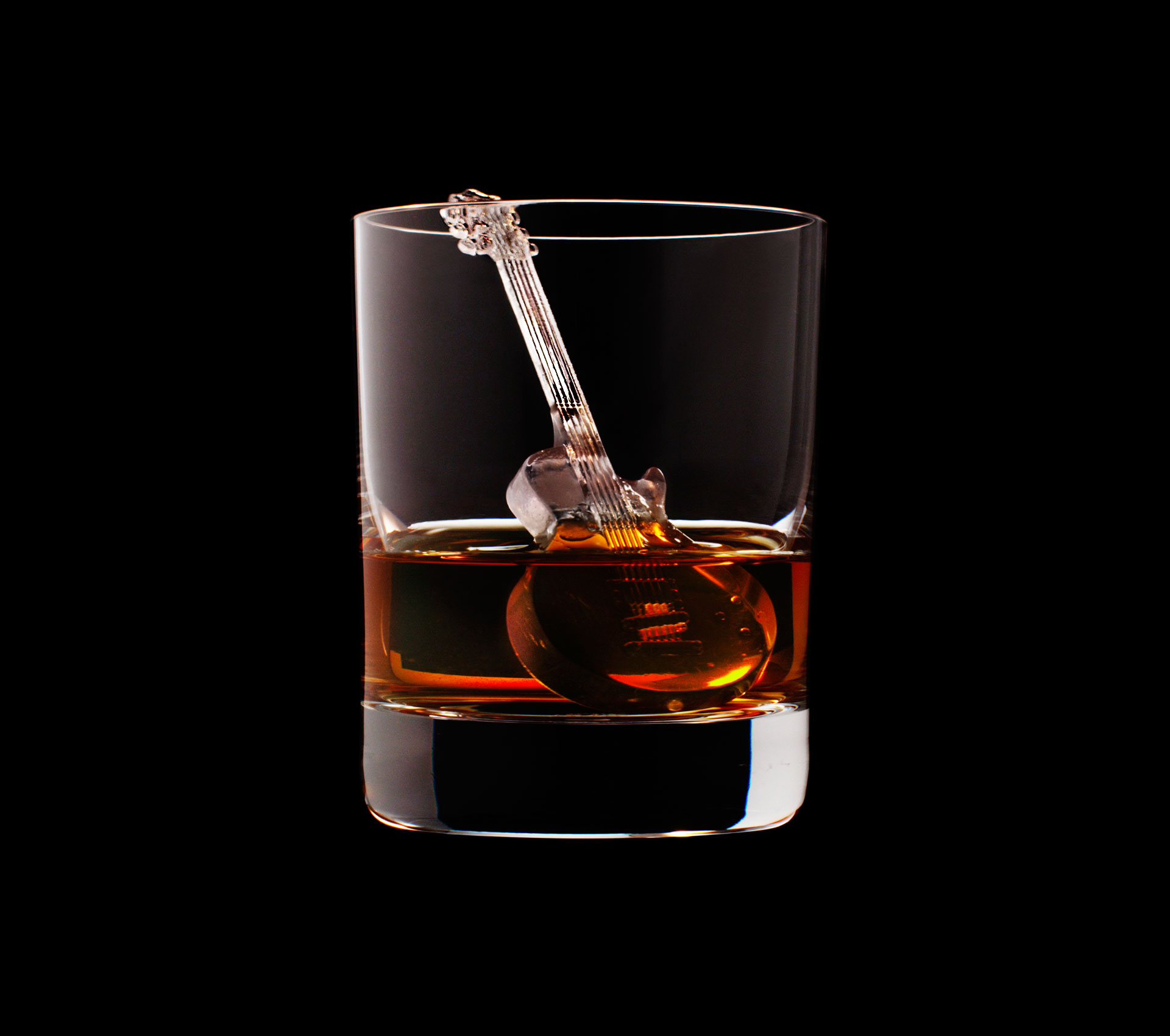 dans-ta-pub-whisky-tbwa-suntory-ice-cubes-5