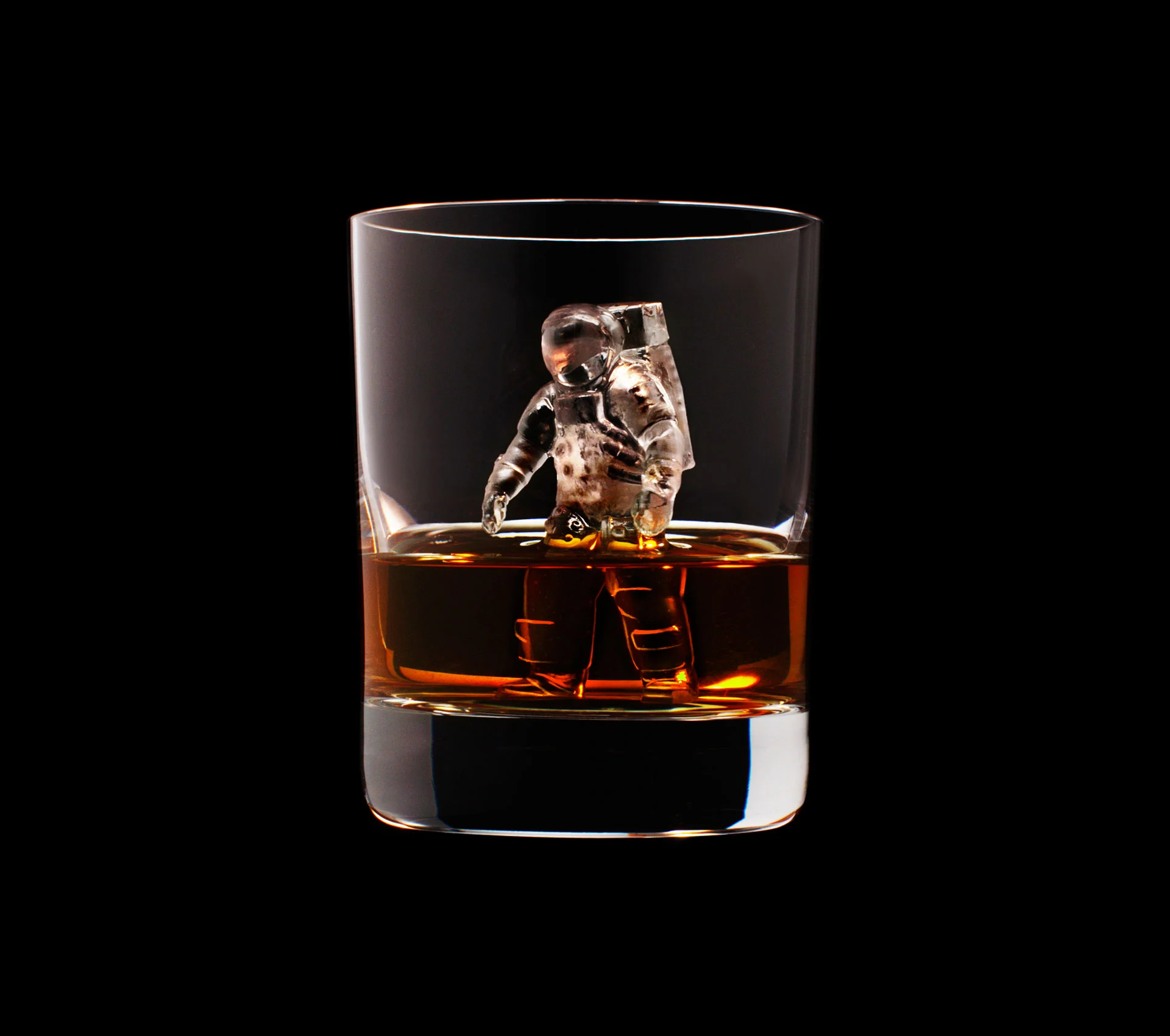 dans-ta-pub-whisky-tbwa-suntory-ice-cubes-7
