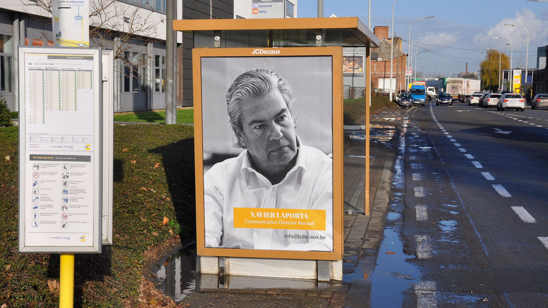 dans-ta-pub-jcdecaux-personal-billboards-ep