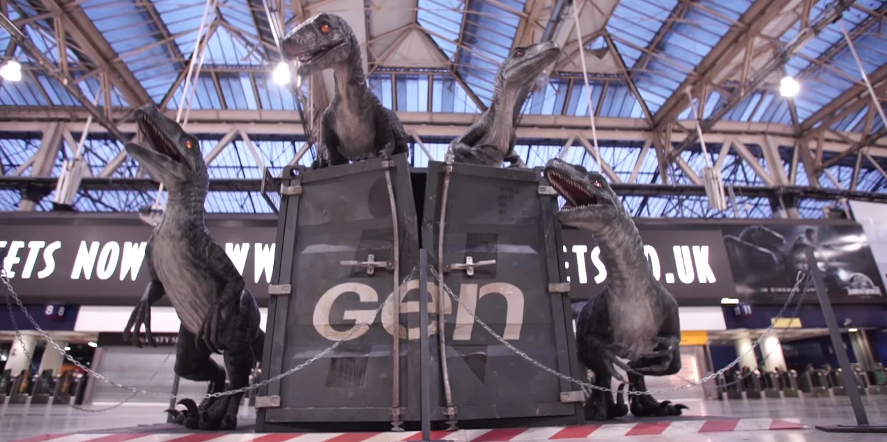 dans-ta-pub-jurassic-world-waterloo-londres-train-gare-velociraptors-dinosaure