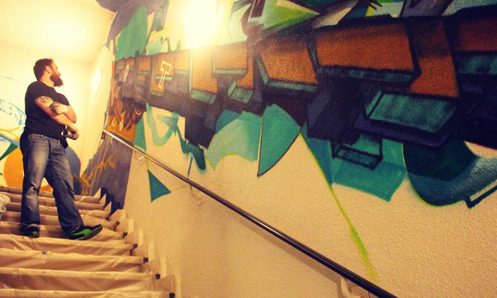 dans-ta-pub-stairway-to-paris-havas-paris-escalier-street-art-4