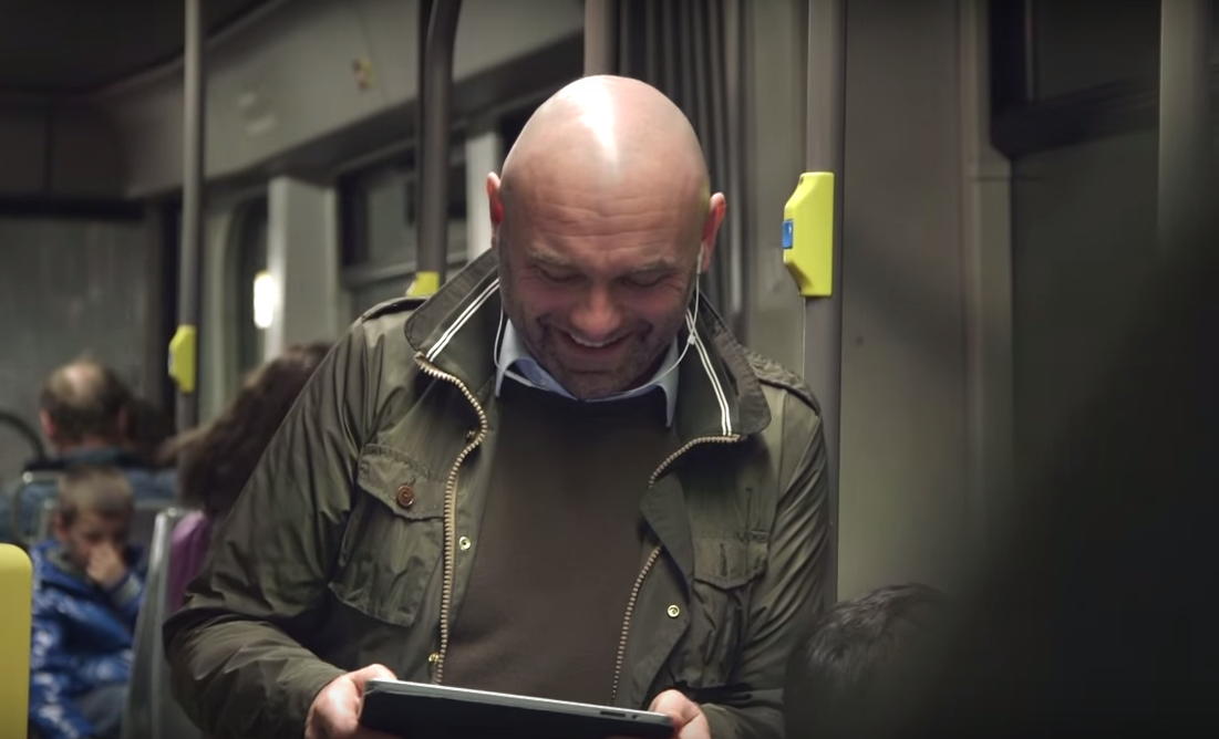 dans-ta-pub-happiness-coca-cola-belgique-smile-metro-share