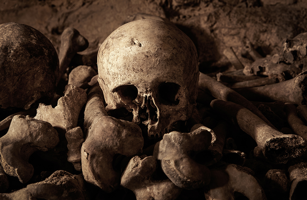 dans-ta-pub-airbnb-catacombes-paris-halloween-1