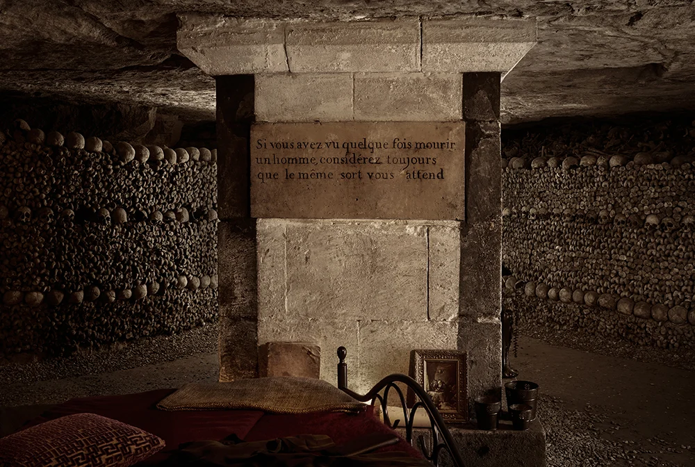 dans-ta-pub-airbnb-catacombes-paris-halloween-10