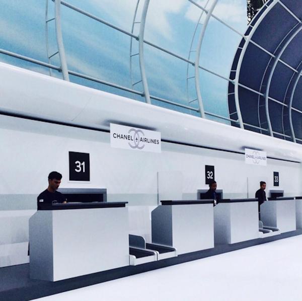 dans-ta-pub-chanel-airlines-paris-fashion-week-3
