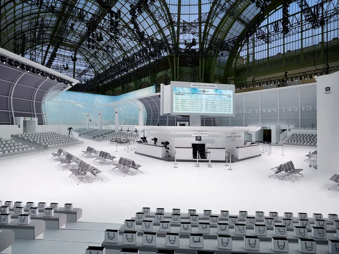dans-ta-pub-chanel-airlines-paris-fashion-week-4