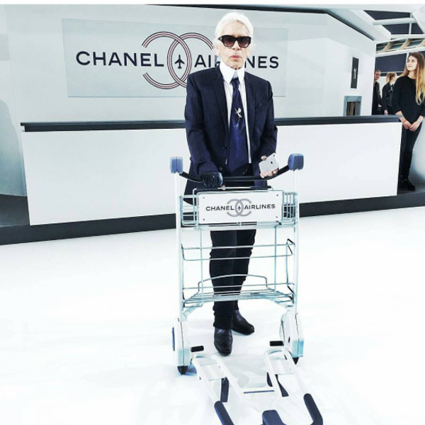 dans-ta-pub-chanel-airlines-paris-fashion-week-6