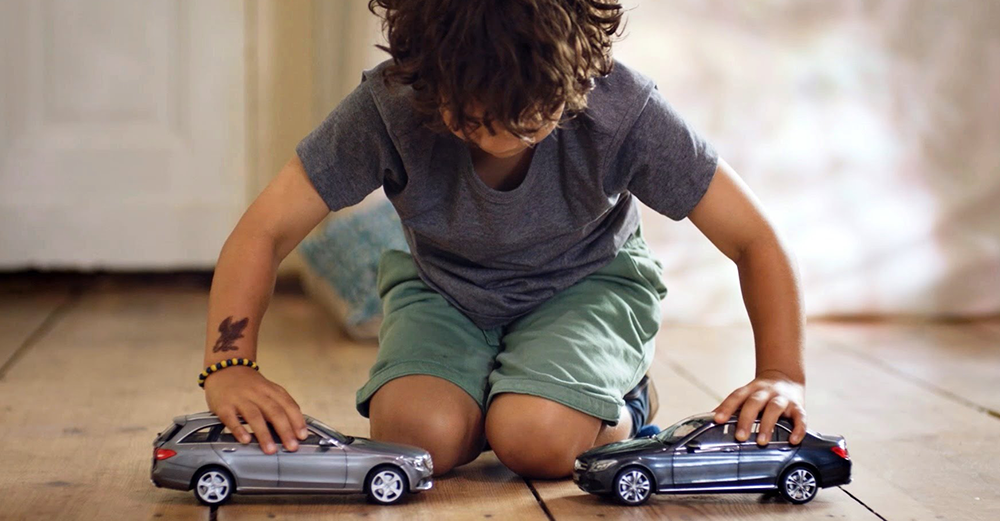 dans-ta-pub-mercedes-uncrashable-car-kids-toy