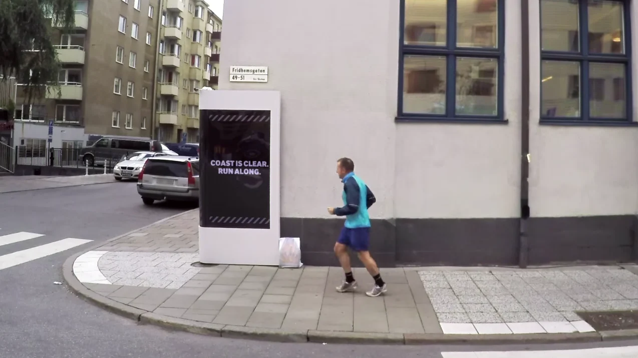 dans-ta-pub-samsung-galaxy-beyond-the-edge-billboard-stockholm