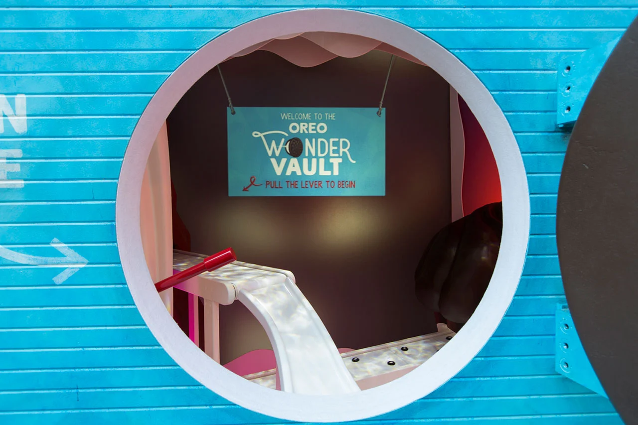 dans-ta-pub-affichage-new-york-wonderful-cookies-oreo-vault-1