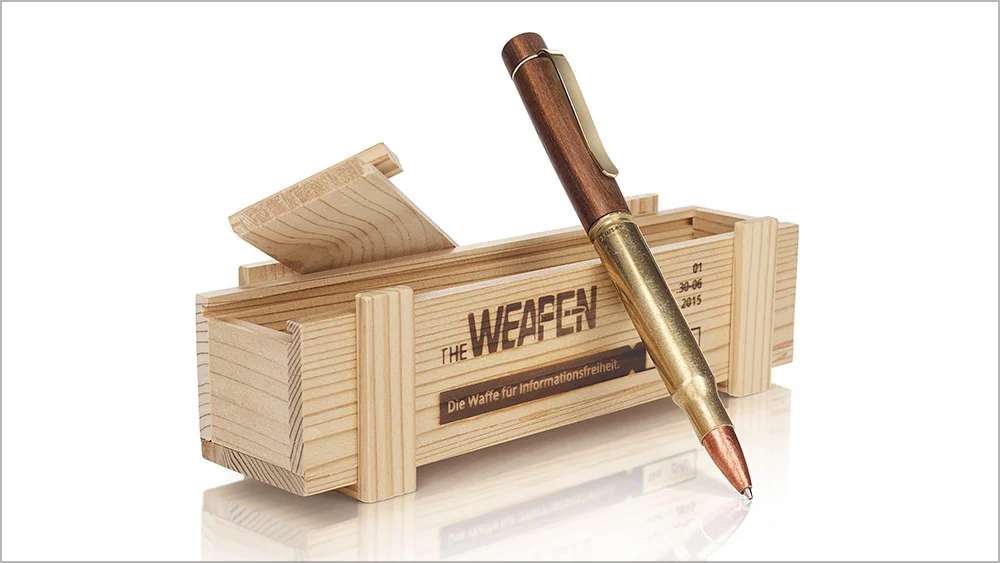 dans-ta-pub-weapen-reporters-sans-frontieres-war-pen-2