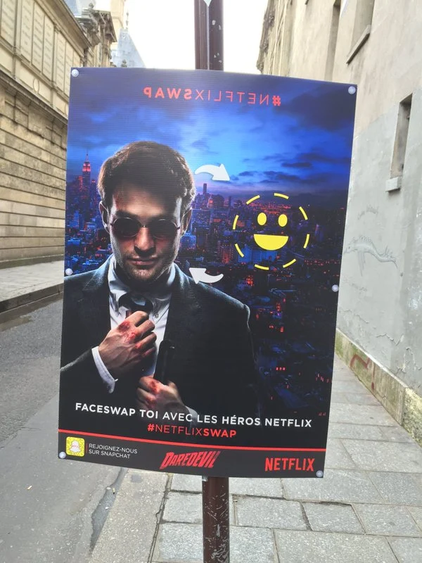 dans-ta-pub-faceswap-snapchat-netflix-darewin-affichage-3