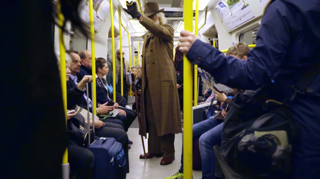 dans-ta-pub-carlsberg-euro-2016-football-london-subway