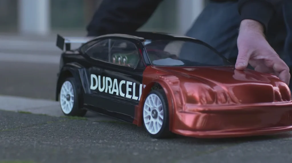 dans-ta-pub-duracell-allemagne-ambient-grey-voiture-electrique