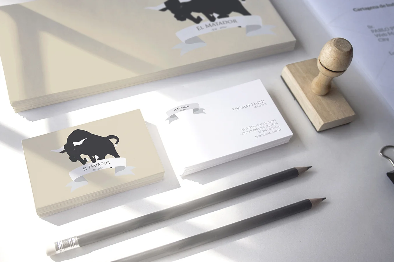 dans-ta-pub-mock-up-card-visit