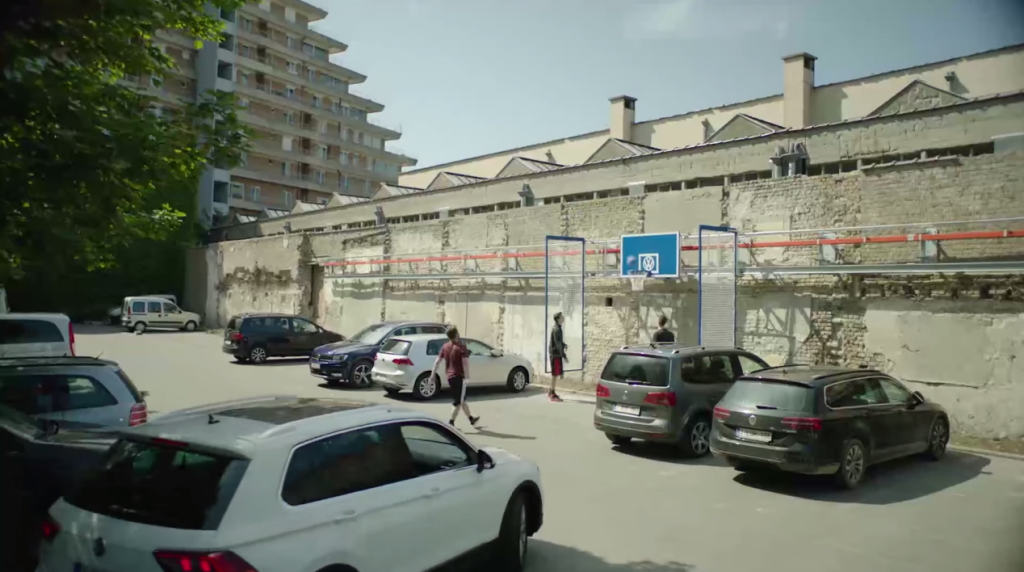 dans-ta-pub-volkswagen-ddb-belgium-volkparking-basket-2