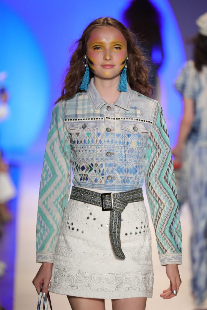 dans-ta-pub-desigual-snapchat-mode-vetement-new-york-fashion-week-1