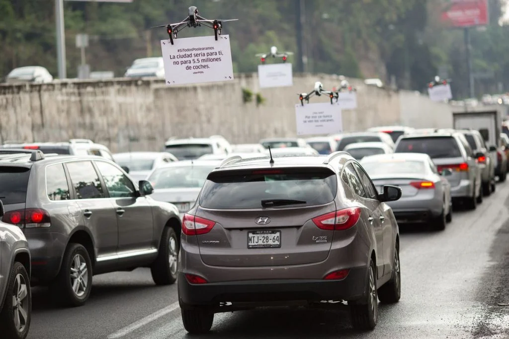 dans-ta-pub-drone-uber-mexique-voiture-automobile-traffic-2