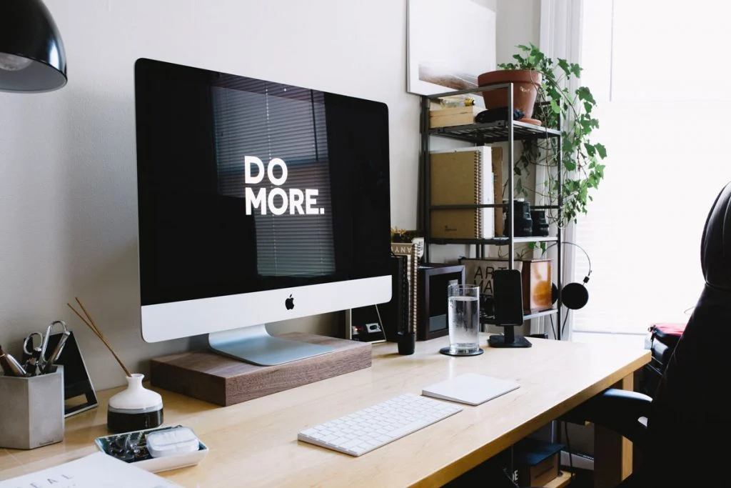 apple-desk-motivation