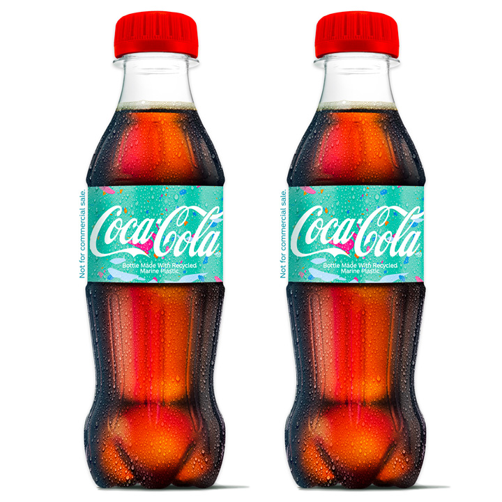 Coca-Cola lance une bouteille fabriquée à partir de déchets plastiques  marins