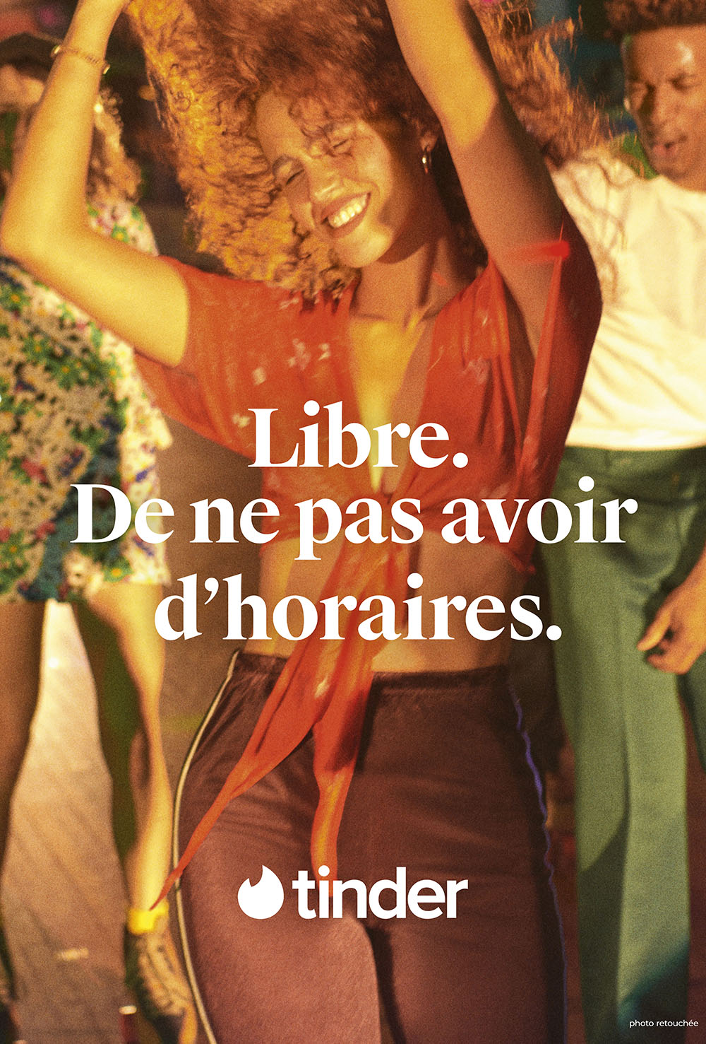 tinder-c-l-bre-le-c-libat-comme-art-de-vivre-dans-sa-nouvelle-campagne