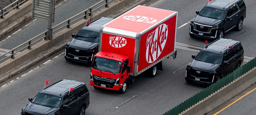 2KITKAT_TRUCK_AERIAL_SHOT-A_3840x2160