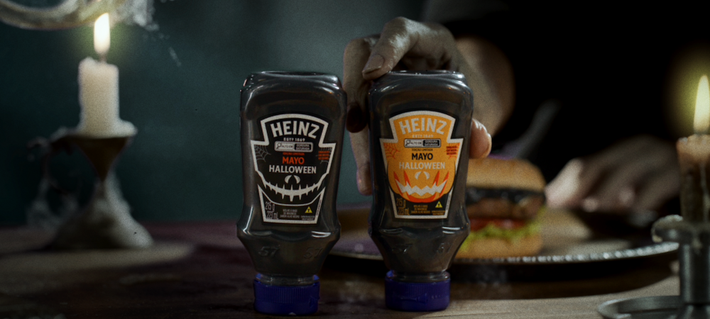 Heinz-Halloween-Replace-Fake-Ketchup-Blood-With-Black-Mayo-Mayonnaise-DAVID-Sao-Paulo-3