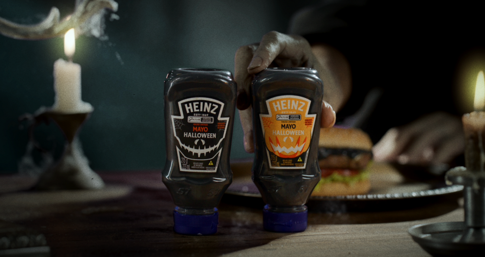 Heinz-Halloween-Replace-Fake-Ketchup-Blood-With-Black-Mayo-Mayonnaise-DAVID-Sao-Paulo-3