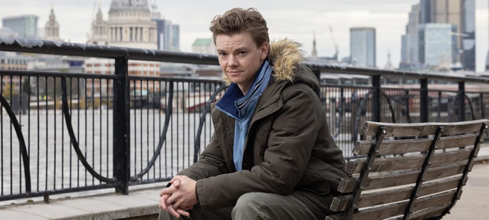 Thomas-Brodie-Sangster-Google-Pixel-Love-Actually.OUn4IPOp