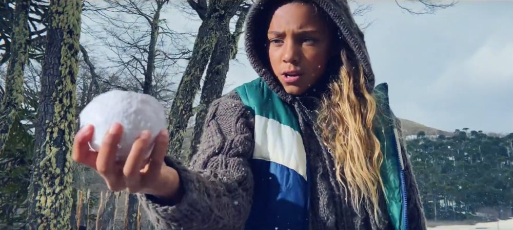 apple-shot-on-iphone-11-pro-snowbrawl-kartopu-savasi-David-Leitch-bigumigu-1