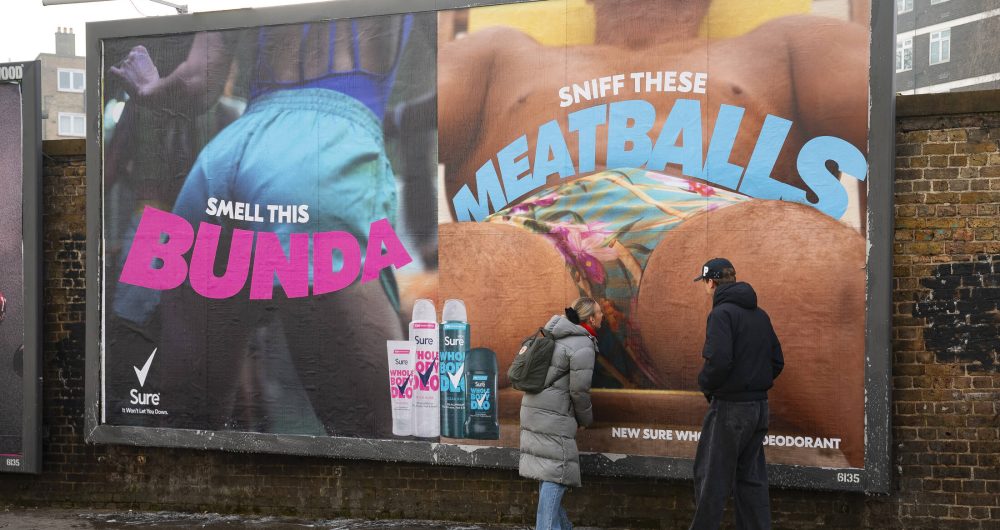 *** FREE FOR EDITORIAL USE ***
Sure Whole Body Deodorant has unveiled a sniffable billboard in London today, challenging passersby to stop and sniff the “Bunda” and “Meatballs” displayed, to see if they can handle the whiff.