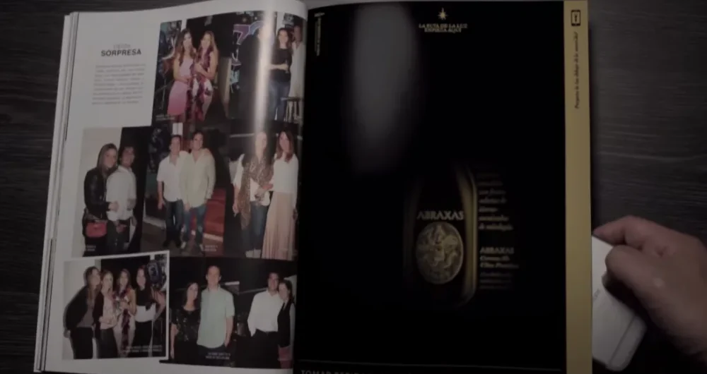 dans-ta-pub-abraxas-perou-publicité-magazine-flash-smartphone
