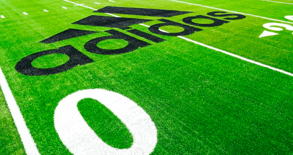 dans-ta-pub-adidas-sustainable-field-football