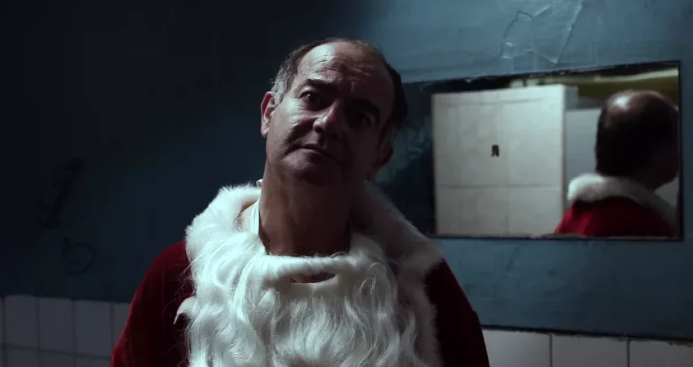 dans-ta-pub-amnesty-international-santa-sensibilisation-pere-noel-enfant-pervers-pedophile