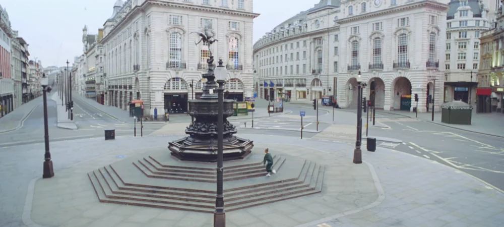 dans-ta-pub-bose-get-closer-dance-london-empty