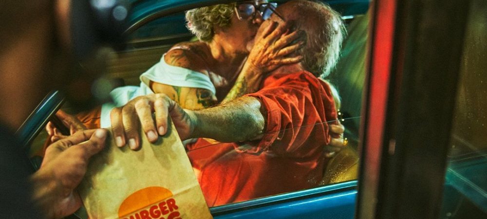 dans-ta-pub-burger-king-70-ans-anniversaire-flamme-amour-4