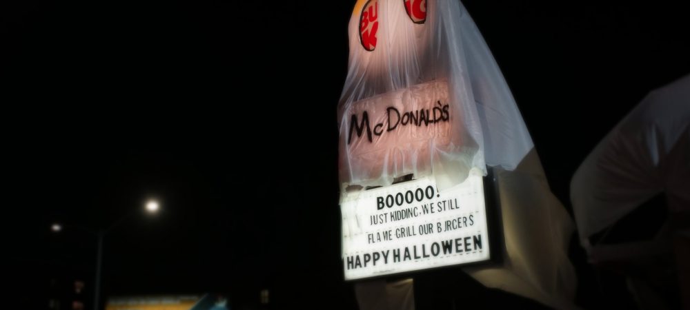 dans-ta-pub-burger-king-halloween-mcdonald-troll-ghost-2