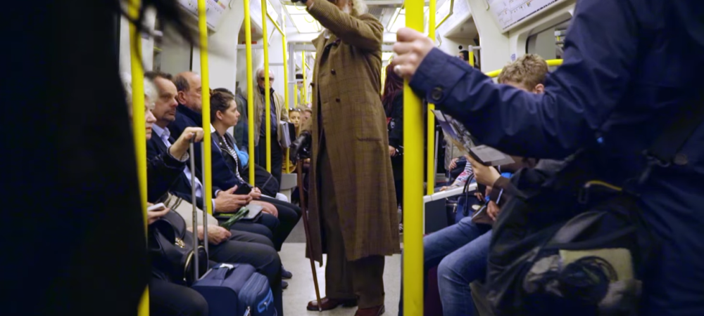 dans-ta-pub-carlsberg-euro-2016-football-london-subway