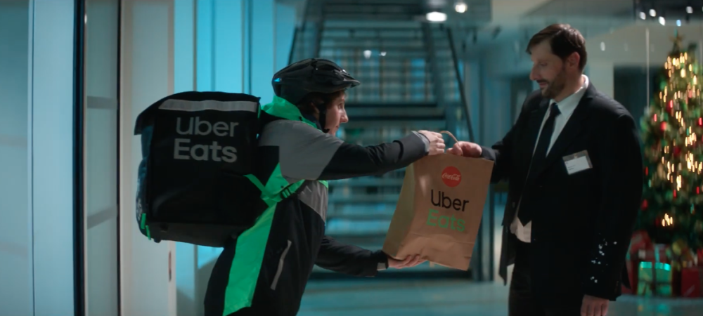 dans-ta-pub-coca-cola-uber-eats-noel