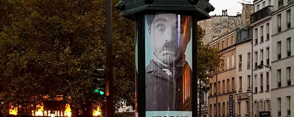 dans-ta-pub-colonnes-morris-charlie-chaplin-exposition-2