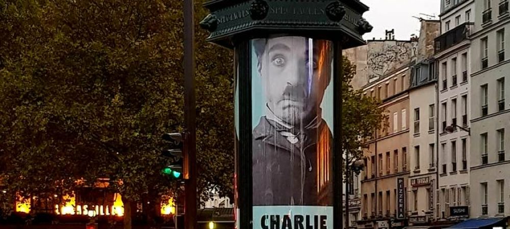 dans-ta-pub-colonnes-morris-charlie-chaplin-exposition-2