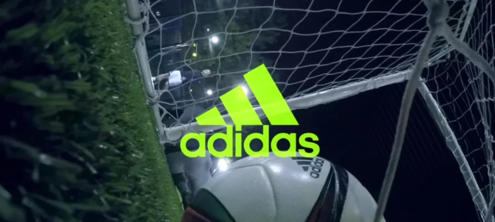 dans-ta-pub-create-your-own-game-adidas-football