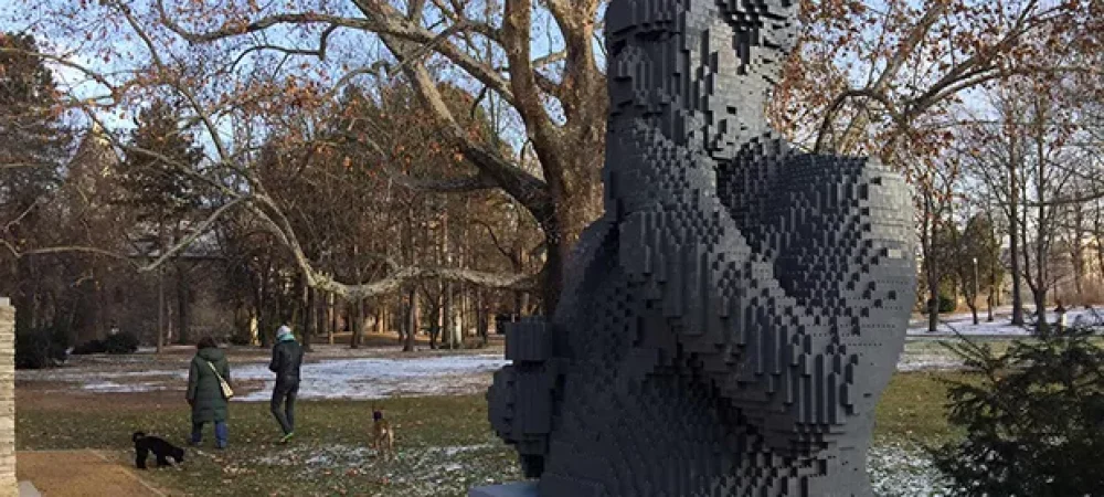 dans-ta-pub-créativité-lego-hongrie-y&r-street-marketing-1