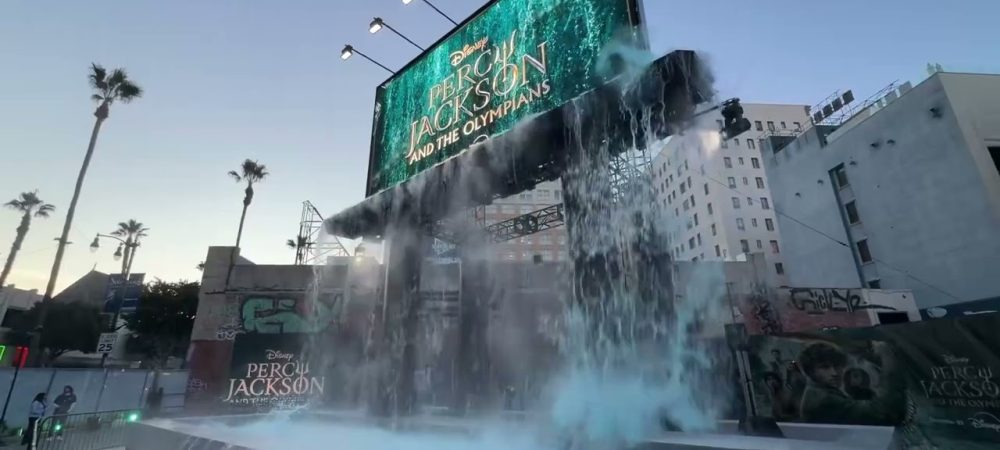 dans-ta-pub-disney-billboard-percy-jackson-3