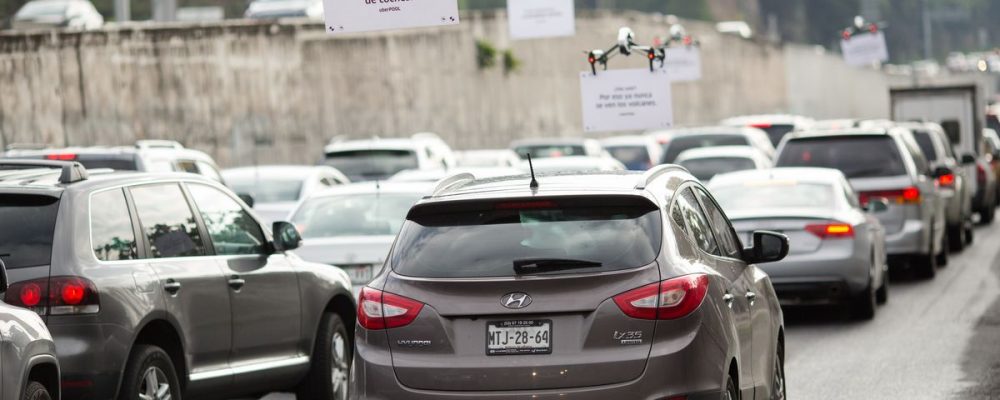 dans-ta-pub-drone-uber-mexique-voiture-automobile-traffic-2