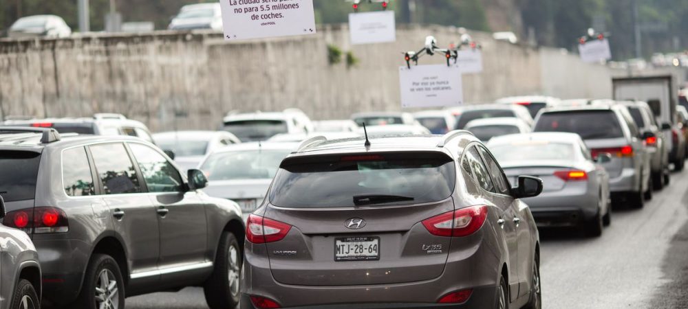 dans-ta-pub-drone-uber-mexique-voiture-automobile-traffic-2