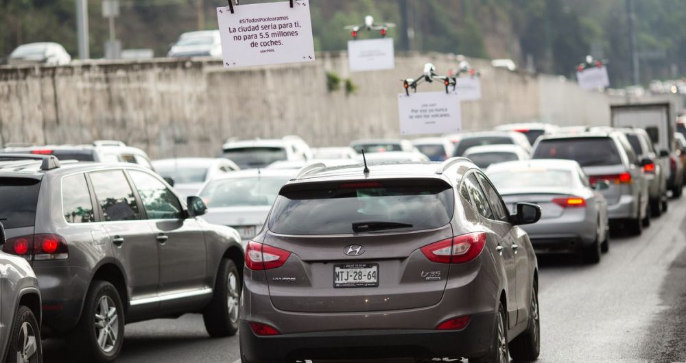 dans-ta-pub-drone-uber-mexique-voiture-automobile-traffic-2
